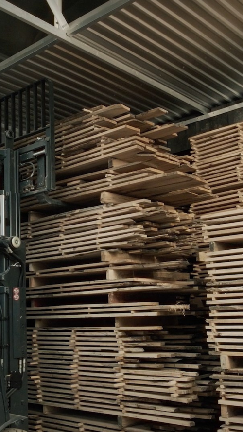 Zamana karşı dayanıklı olması gerekir.